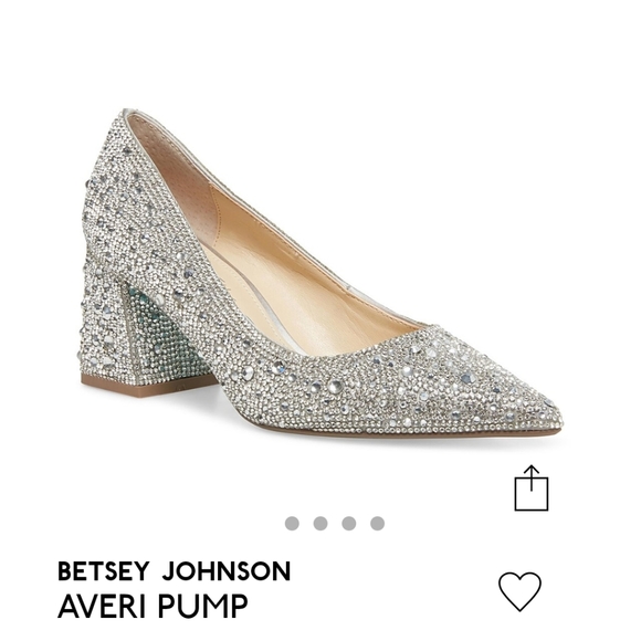 NIB SOLD OUT GORGEOUS Betsey Johnson Averi Rhinestone Pumps sz 6.5 - Picture 1 of 16
